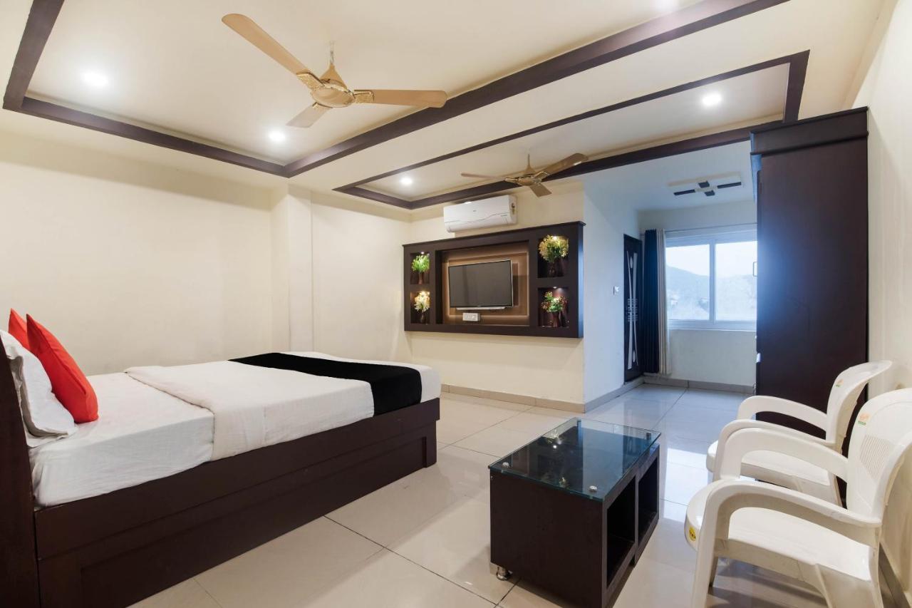 Capital O Alfa Hotel Vijayawāda Екстериор снимка