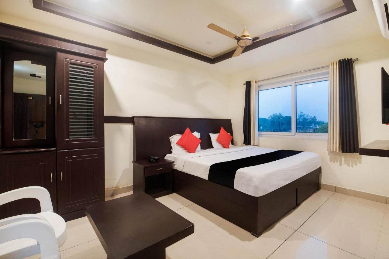 Capital O Alfa Hotel Vijayawāda Екстериор снимка