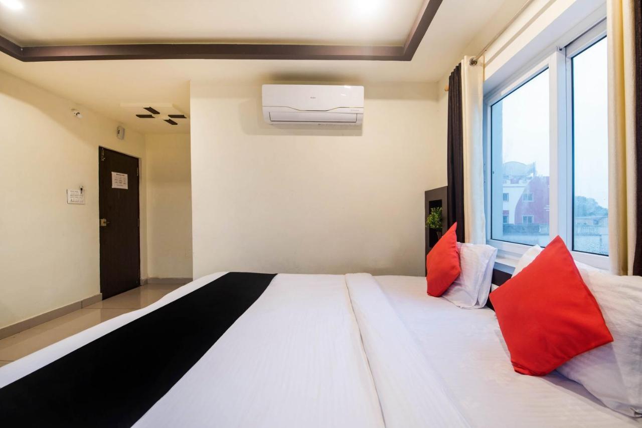 Capital O Alfa Hotel Vijayawāda Екстериор снимка