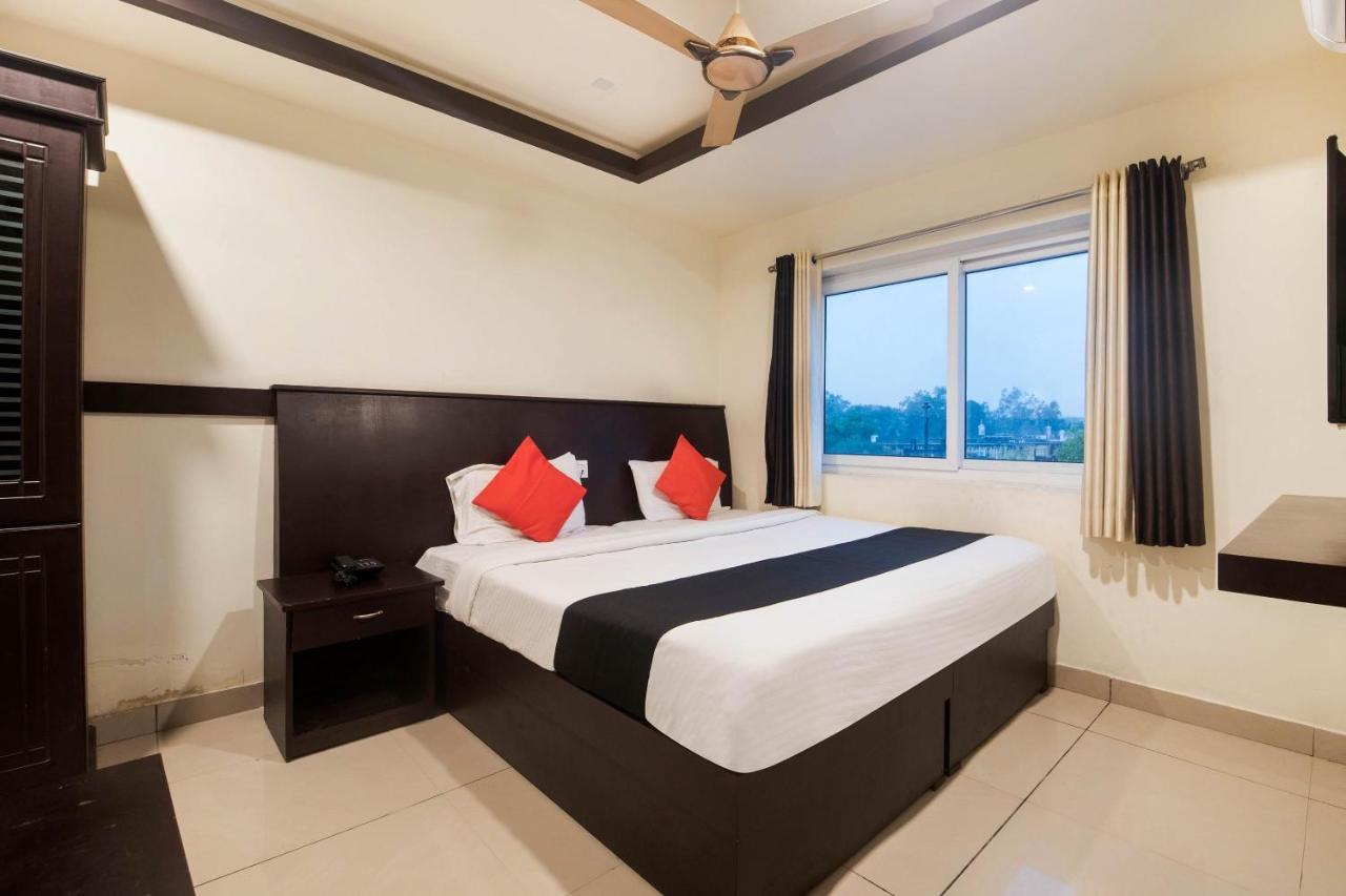 Capital O Alfa Hotel Vijayawāda Екстериор снимка
