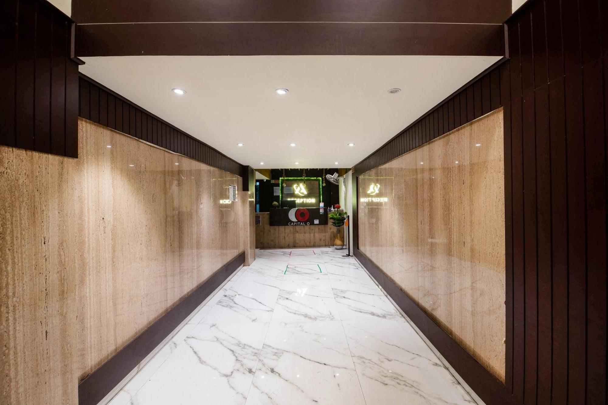 Capital O Alfa Hotel Vijayawāda Екстериор снимка