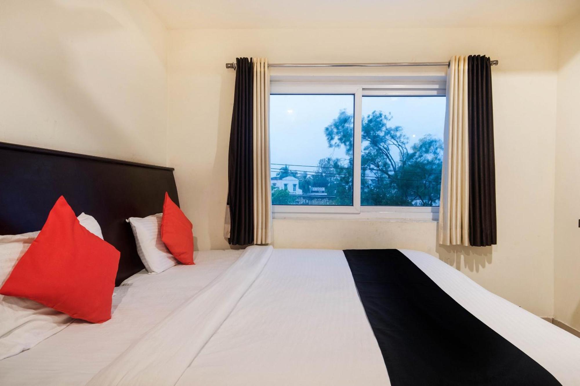 Capital O Alfa Hotel Vijayawāda Екстериор снимка