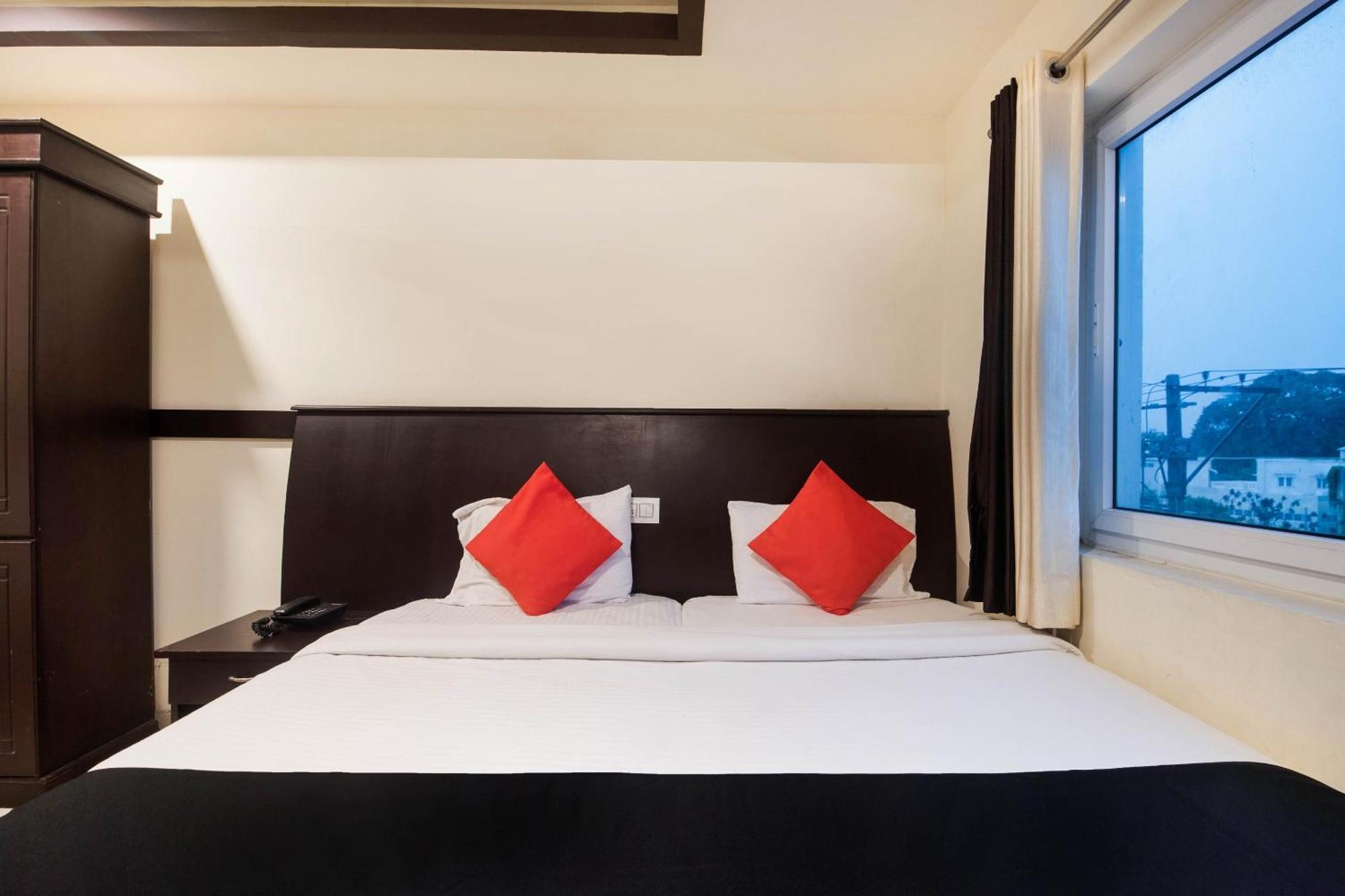 Capital O Alfa Hotel Vijayawāda Екстериор снимка
