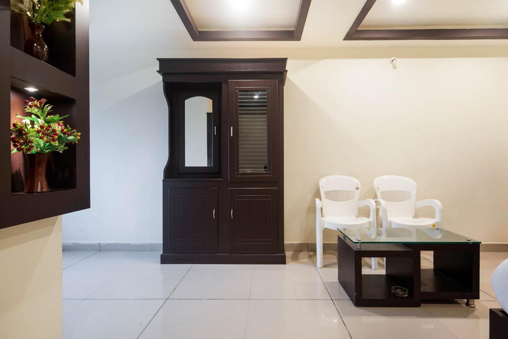 Capital O Alfa Hotel Vijayawāda Екстериор снимка